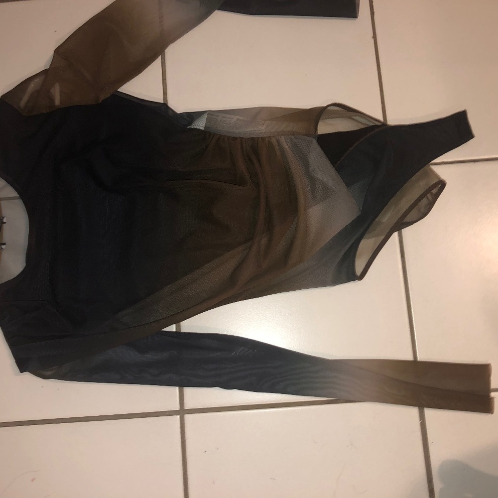 Add this stylish mid-calf boot from Minnetonka®